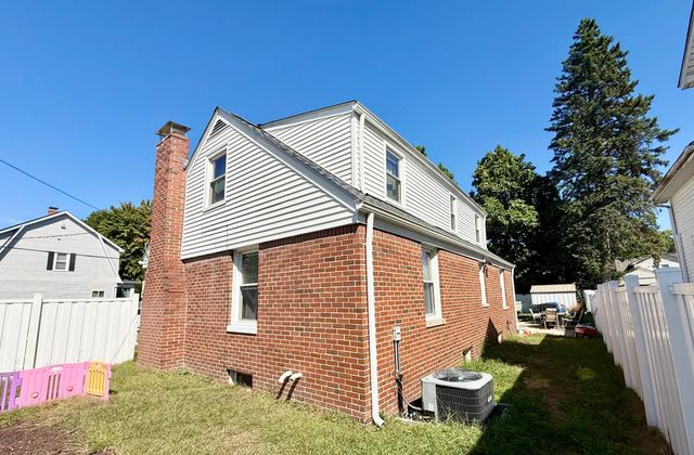 35 Long Terrace, Springfield, MA 01104