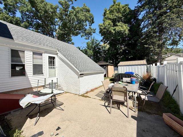 35 Long Terrace, Springfield, MA 01104