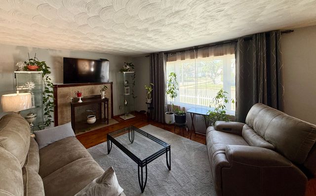 35 Long Terrace, Springfield, MA 01104