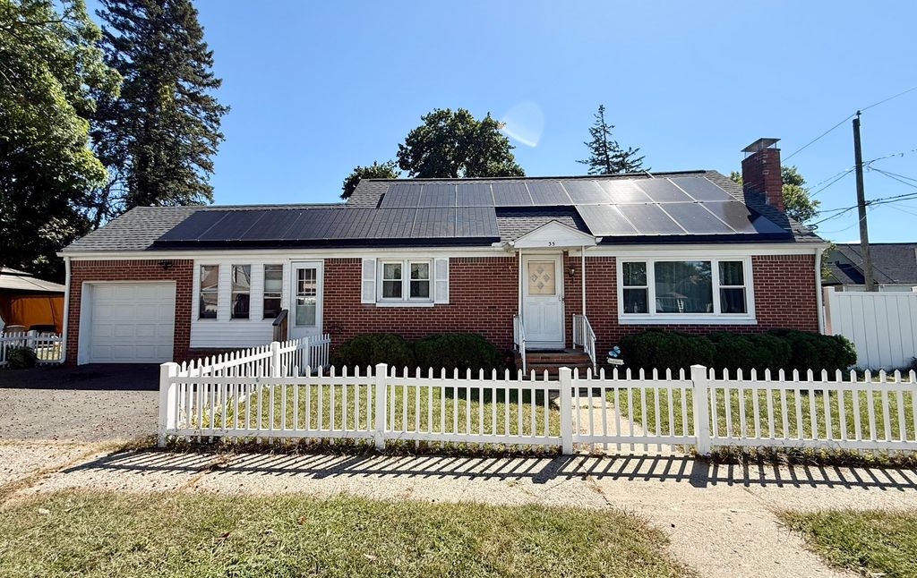35 Long Terrace, Springfield, MA 01104