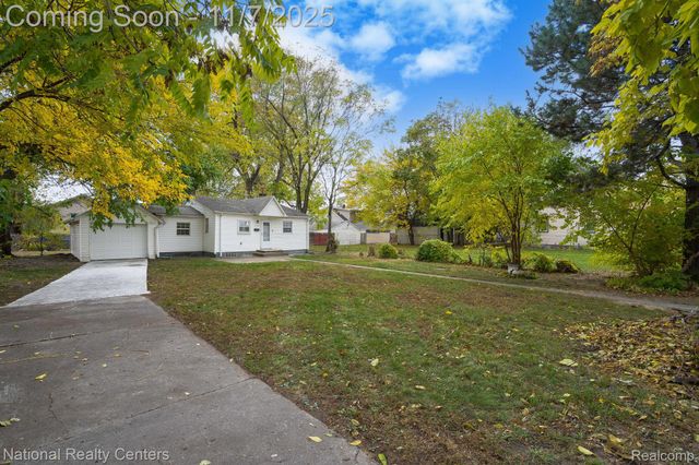 8104 Jackson Avenue, Warren, MI 48089