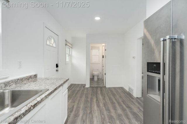 8104 Jackson Avenue, Warren, MI 48089