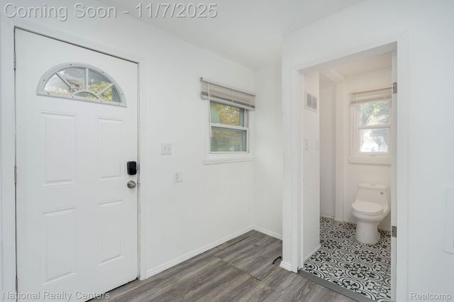 8104 Jackson Avenue, Warren, MI 48089