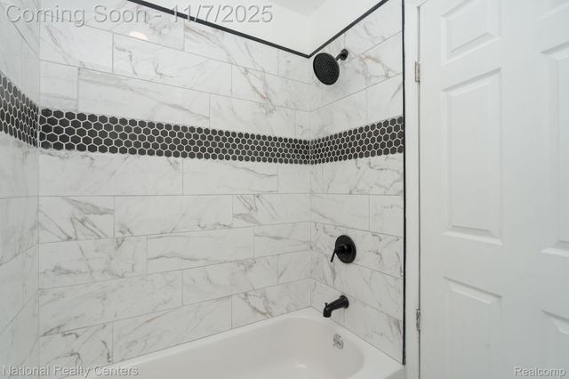 8104 Jackson Avenue, Warren, MI 48089