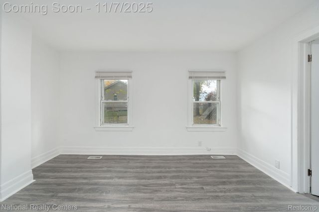 8104 Jackson Avenue, Warren, MI 48089