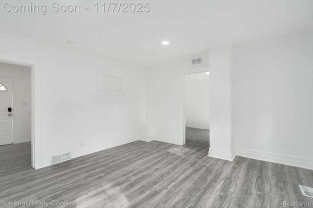 8104 Jackson Avenue, Warren, MI 48089