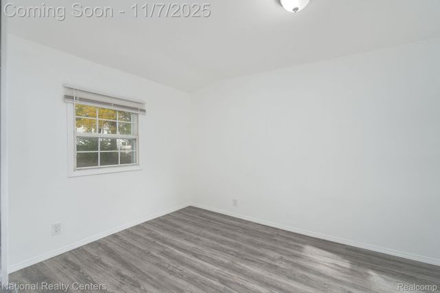 8104 Jackson Avenue, Warren, MI 48089