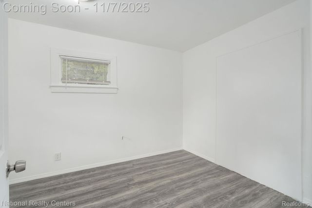 8104 Jackson Avenue, Warren, MI 48089