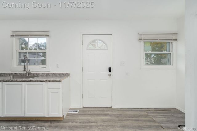 8104 Jackson Avenue, Warren, MI 48089