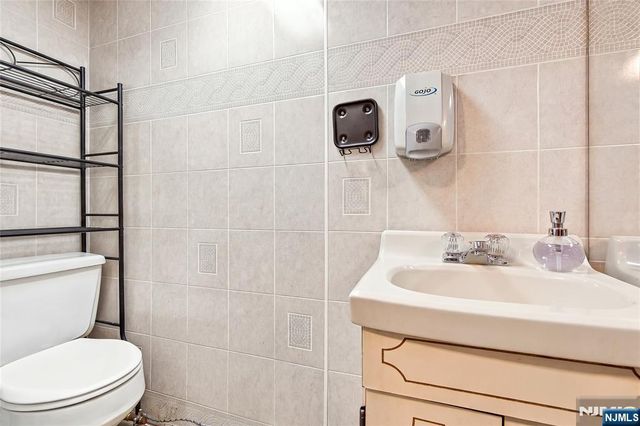 574 Tilden Avenue, Teaneck, NJ 07666