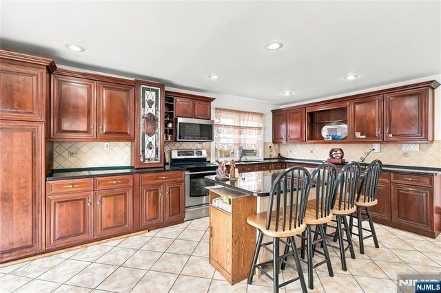 574 Tilden Avenue, Teaneck, NJ 07666