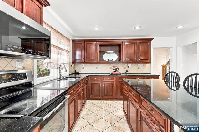 574 Tilden Avenue, Teaneck, NJ 07666