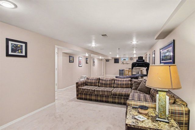 5495 Rockridge Drive, Comstock Park, MI 49321