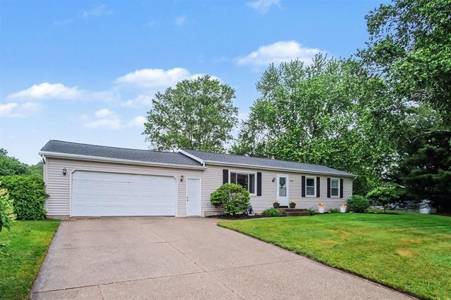 5495 Rockridge Drive, Comstock Park, MI 49321