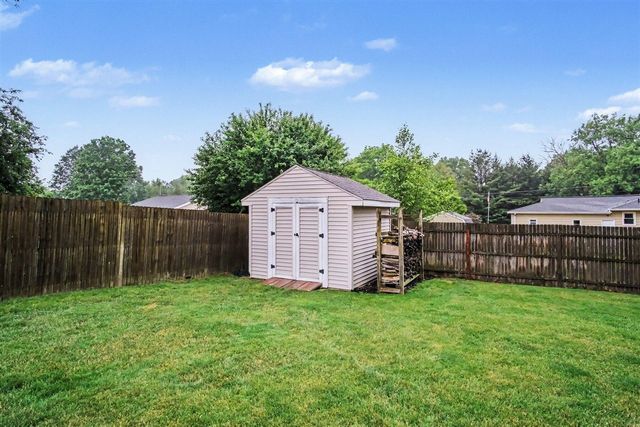 5495 Rockridge Drive, Comstock Park, MI 49321