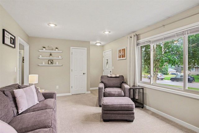 5495 Rockridge Drive, Comstock Park, MI 49321