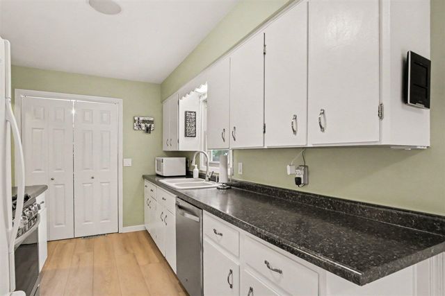 5495 Rockridge Drive, Comstock Park, MI 49321