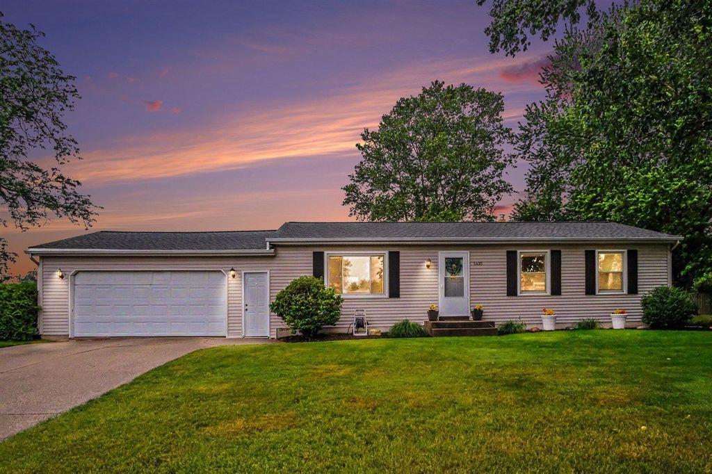 5495 Rockridge Drive, Comstock Park, MI 49321