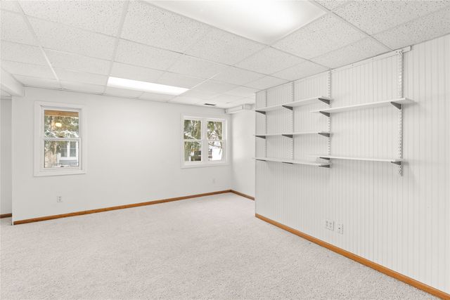 2505 82nd Street, Urbandale, IA 50322