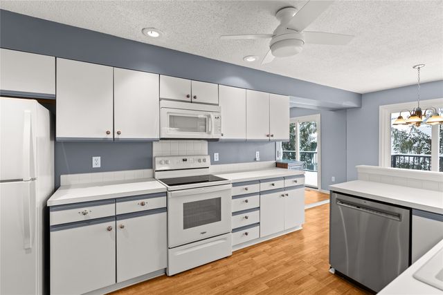 2505 82nd Street, Urbandale, IA 50322