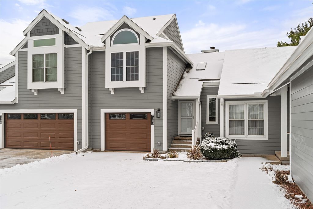 2505 82nd Street, Urbandale, IA 50322