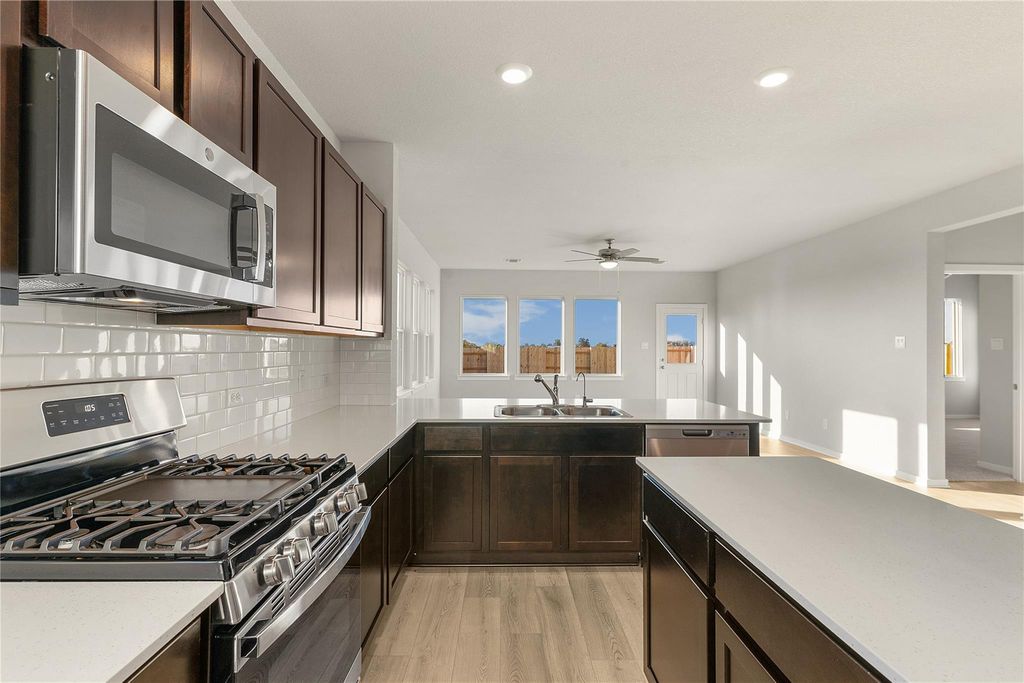 25628 Wheat Seed LN, Elgin, TX 78621