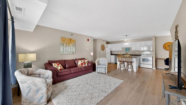 1976 29th Place NW 104, Rochester, MN 55901