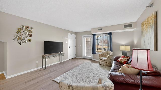 1976 29th Place NW 104, Rochester, MN 55901