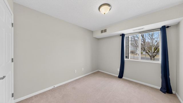 1976 29th Place NW 104, Rochester, MN 55901