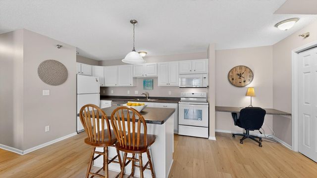 1976 29th Place NW 104, Rochester, MN 55901