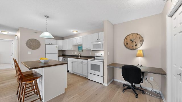 1976 29th Place NW 104, Rochester, MN 55901