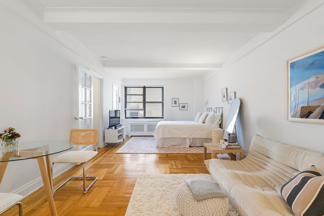 245 E 72nd St Apt 8H, New York City, NY 10021