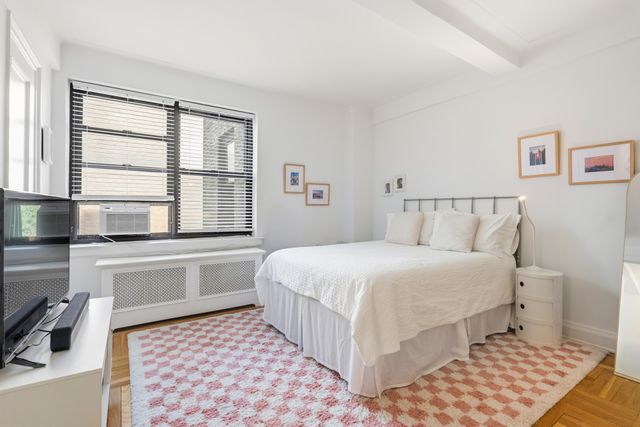 245 E 72nd St Apt 8H, New York City, NY 10021