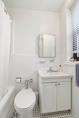 245 E 72nd St Apt 8H, New York City, NY 10021