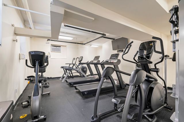 245 E 72nd St Apt 8H, New York City, NY 10021