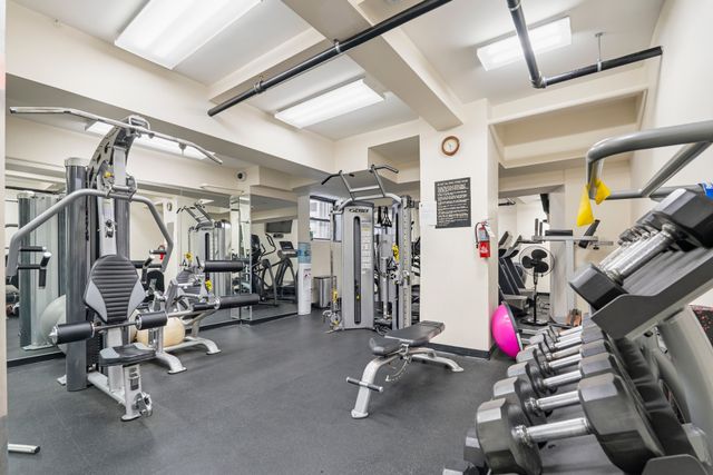 245 E 72nd St Apt 8H, New York City, NY 10021