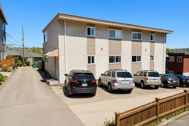 2707 W Jameson Street, Seattle, WA 98199