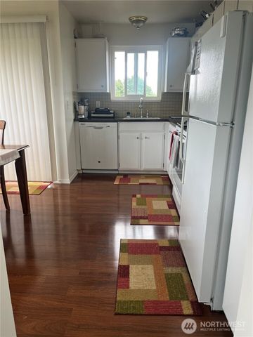 2707 W Jameson Street, Seattle, WA 98199