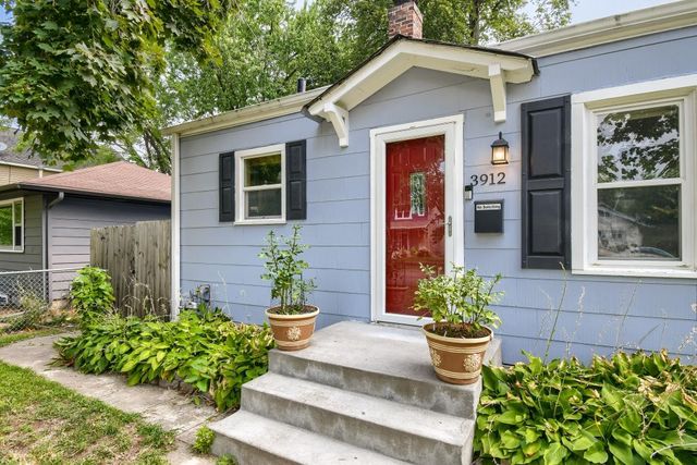 3912 Vera Cruz Avenue N, Robbinsdale, MN 55422