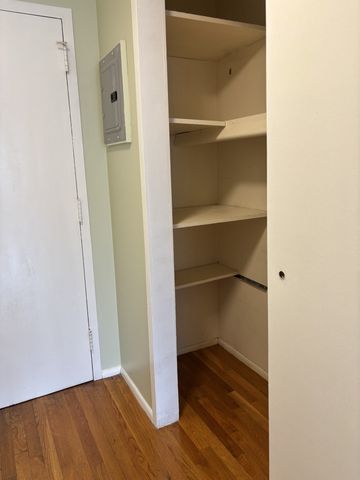 22 Chestnut Place M4, Brookline, MA 02445