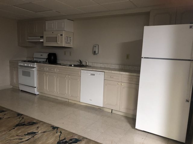 22 Chestnut Place M4, Brookline, MA 02445