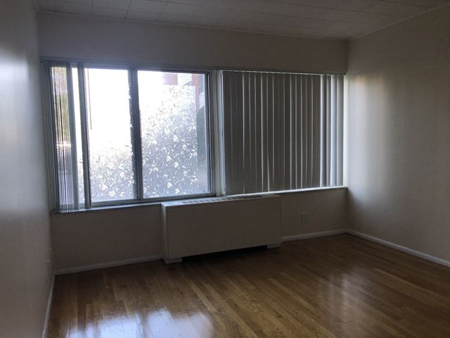 22 Chestnut Place M4, Brookline, MA 02445