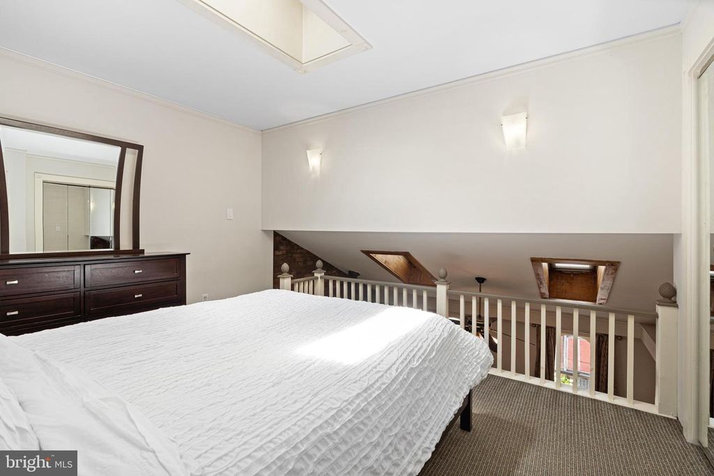 1243 SOUTH ALDER ST, Philadelphia, PA 19147