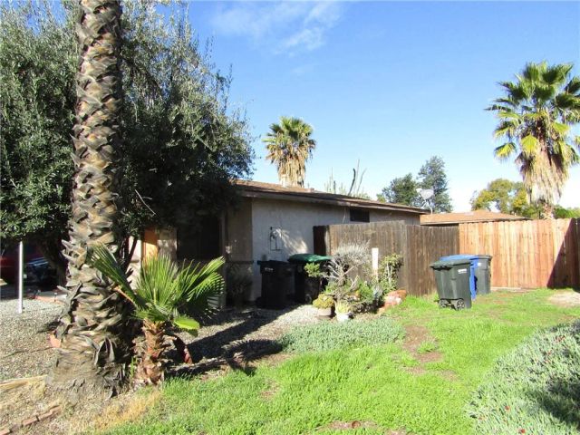 1898 Calle Diablo, Hemet, CA 92545