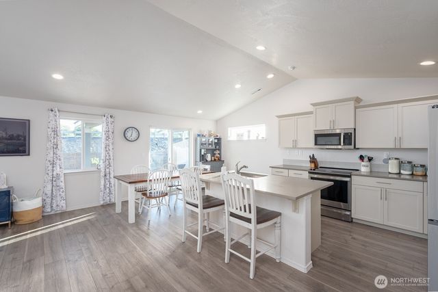 1205 W Sequoia Rd, Moses Lake, WA 98837