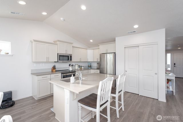 1205 W Sequoia Rd, Moses Lake, WA 98837