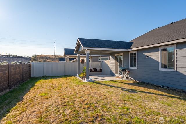 1205 W Sequoia Rd, Moses Lake, WA 98837