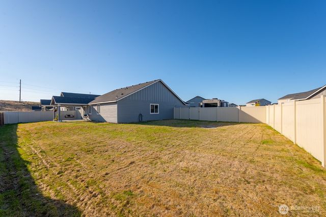 1205 W Sequoia Rd, Moses Lake, WA 98837