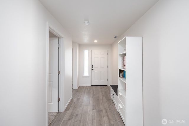 1205 W Sequoia Rd, Moses Lake, WA 98837