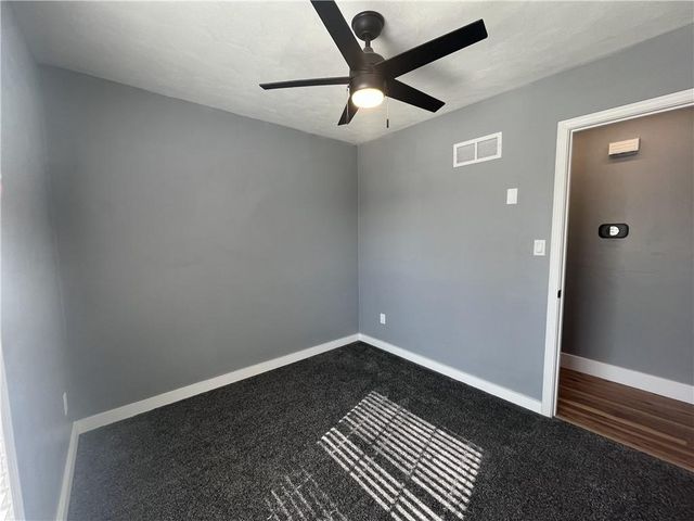 321 E Mason Street, Odessa, MO 64076